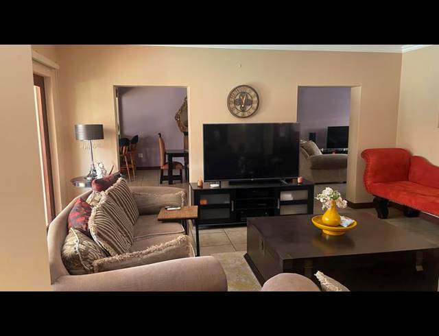 5 BEDROOM HOUSE FOR SALE IN STONERIDGE